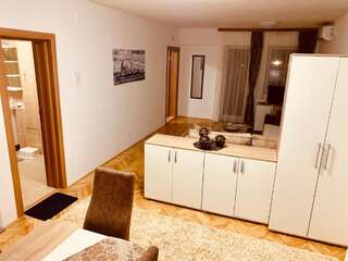 Апартаменты Mandarin Apartments Бечичи-3