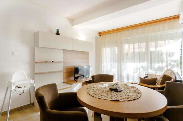 Апартаменты Mandarin Apartments Бечичи-9
